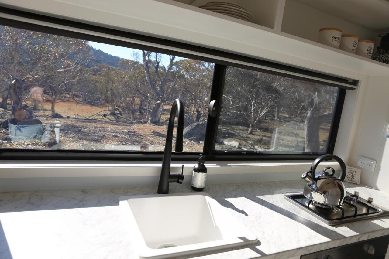 Big Yard Escapes - Two Off-Grid Tiny Houses On The Mowamba River Jindabyne Zewnętrze zdjęcie