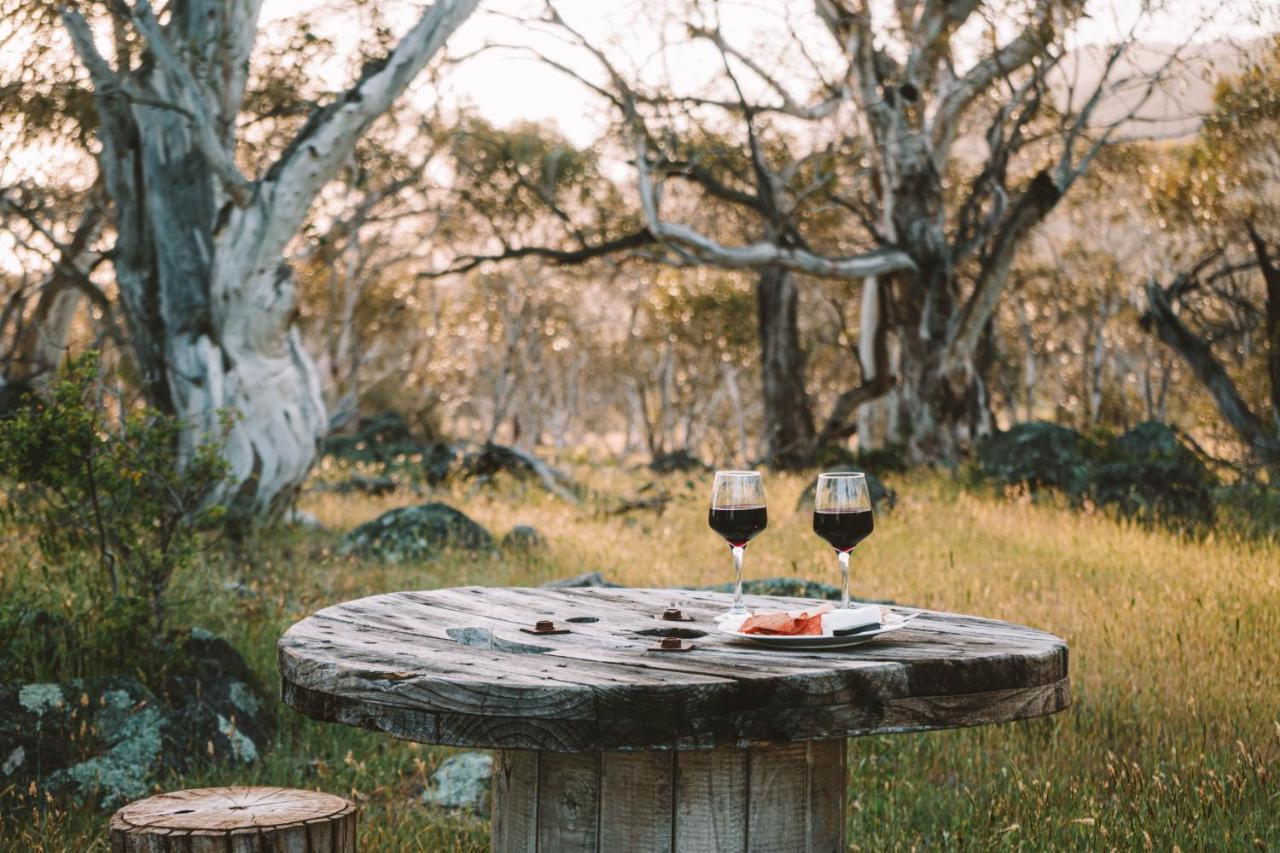 Big Yard Escapes - Two Off-Grid Tiny Houses On The Mowamba River Jindabyne Zewnętrze zdjęcie