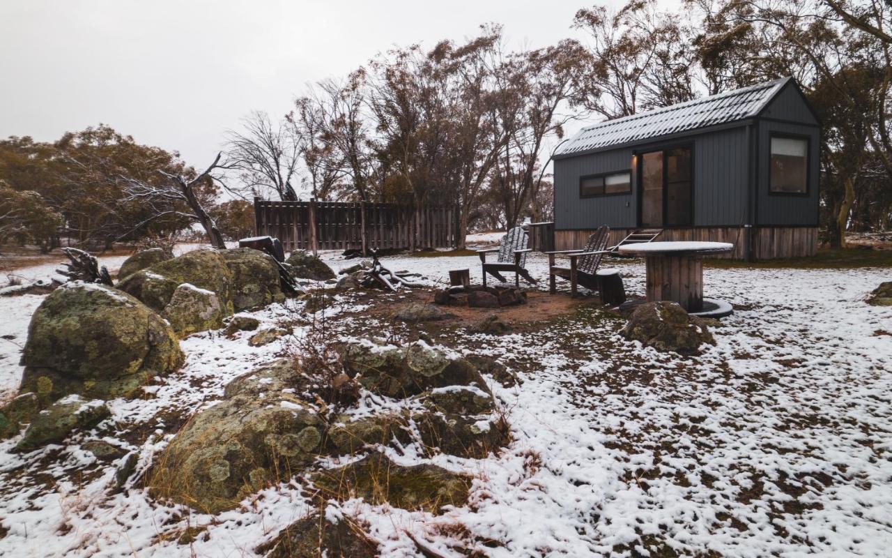 Big Yard Escapes - Two Off-Grid Tiny Houses On The Mowamba River Jindabyne Zewnętrze zdjęcie