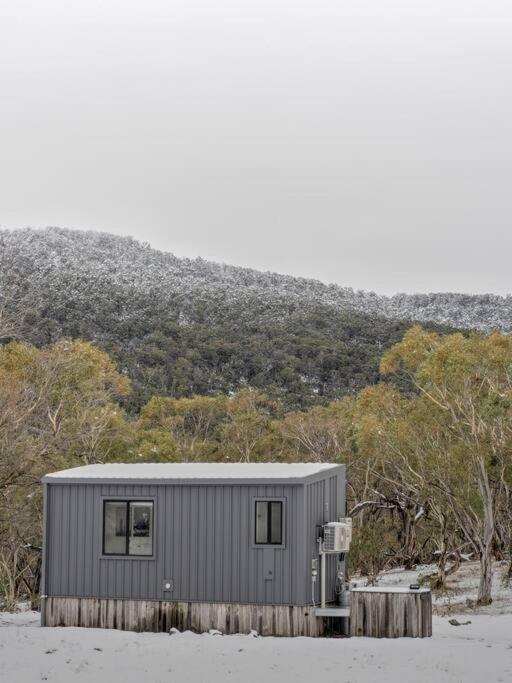 Big Yard Escapes - Two Off-Grid Tiny Houses On The Mowamba River Jindabyne Zewnętrze zdjęcie