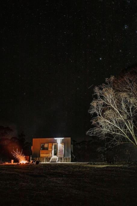 Big Yard Escapes - Two Off-Grid Tiny Houses On The Mowamba River Jindabyne Zewnętrze zdjęcie