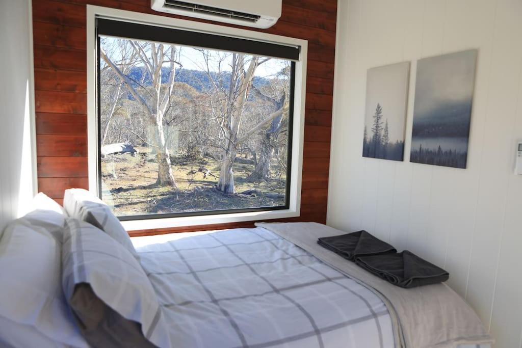 Big Yard Escapes - Two Off-Grid Tiny Houses On The Mowamba River Jindabyne Zewnętrze zdjęcie