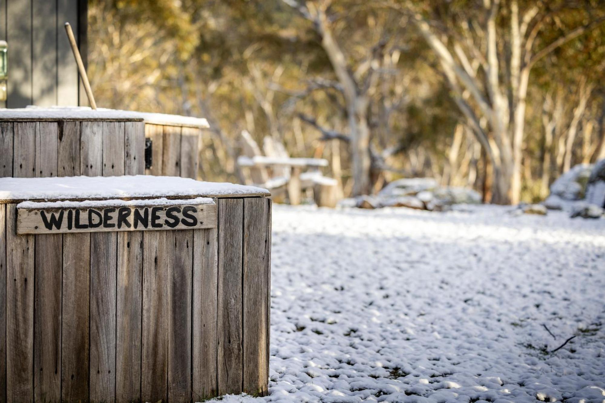 Big Yard Escapes - Two Off-Grid Tiny Houses On The Mowamba River Jindabyne Zewnętrze zdjęcie